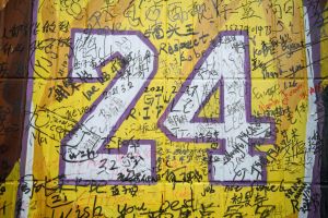 Fans mourn Kobe Bryant in China's Guangzhou