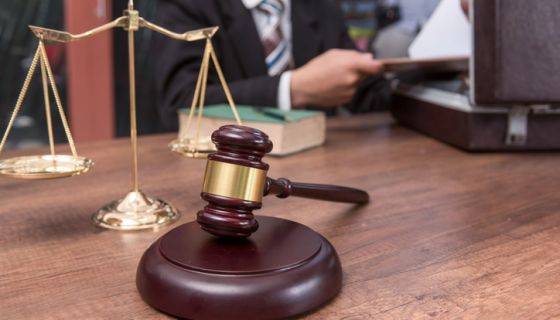 A gavel and the justice scale