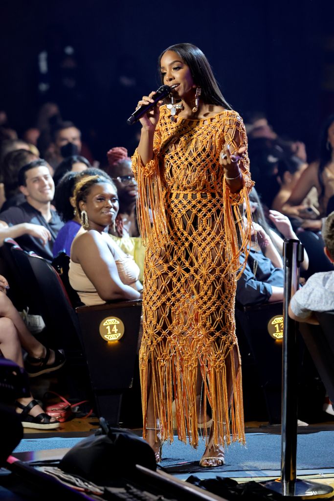 Kelly Rowland performs at the iHeart Radio Awards
