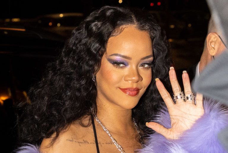 Rihanna Wore the Perfect Exposed Belly Bump Winter Outfit