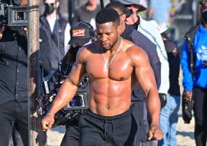 Micheal B Jordan Directs "Creed III' In Venice Beach Ca Where A Shirtless Jonathan Majors Works Out Shirtless Under His Direction