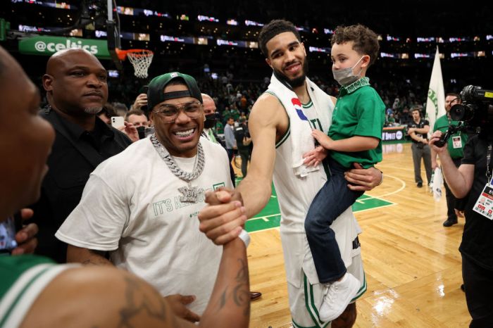 Jayson Tatum and his 'twin' Deuce did an Easter photo shoot