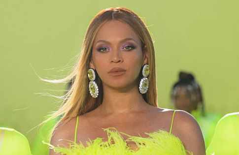 Page 2 of 11 - Beyoncé Seemingly Signals Upcoming Surprise, Sparks Hysteria
