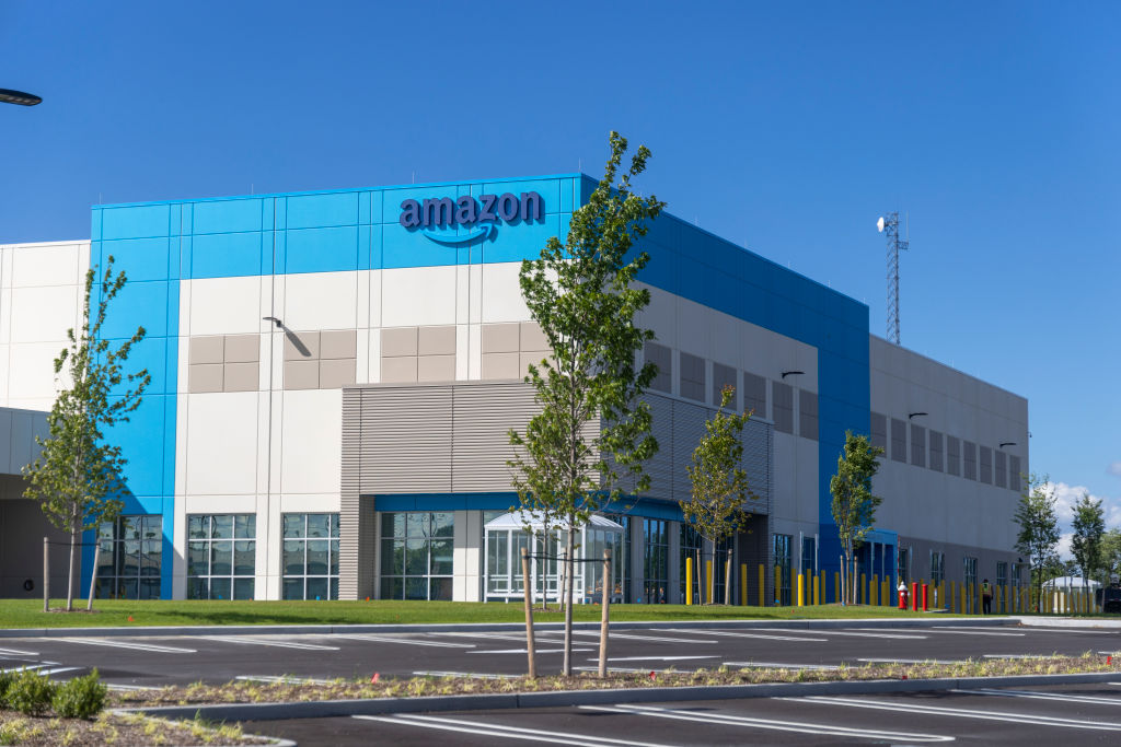 Amazon warehouse on former Cerro Wire site in Syosset, New York