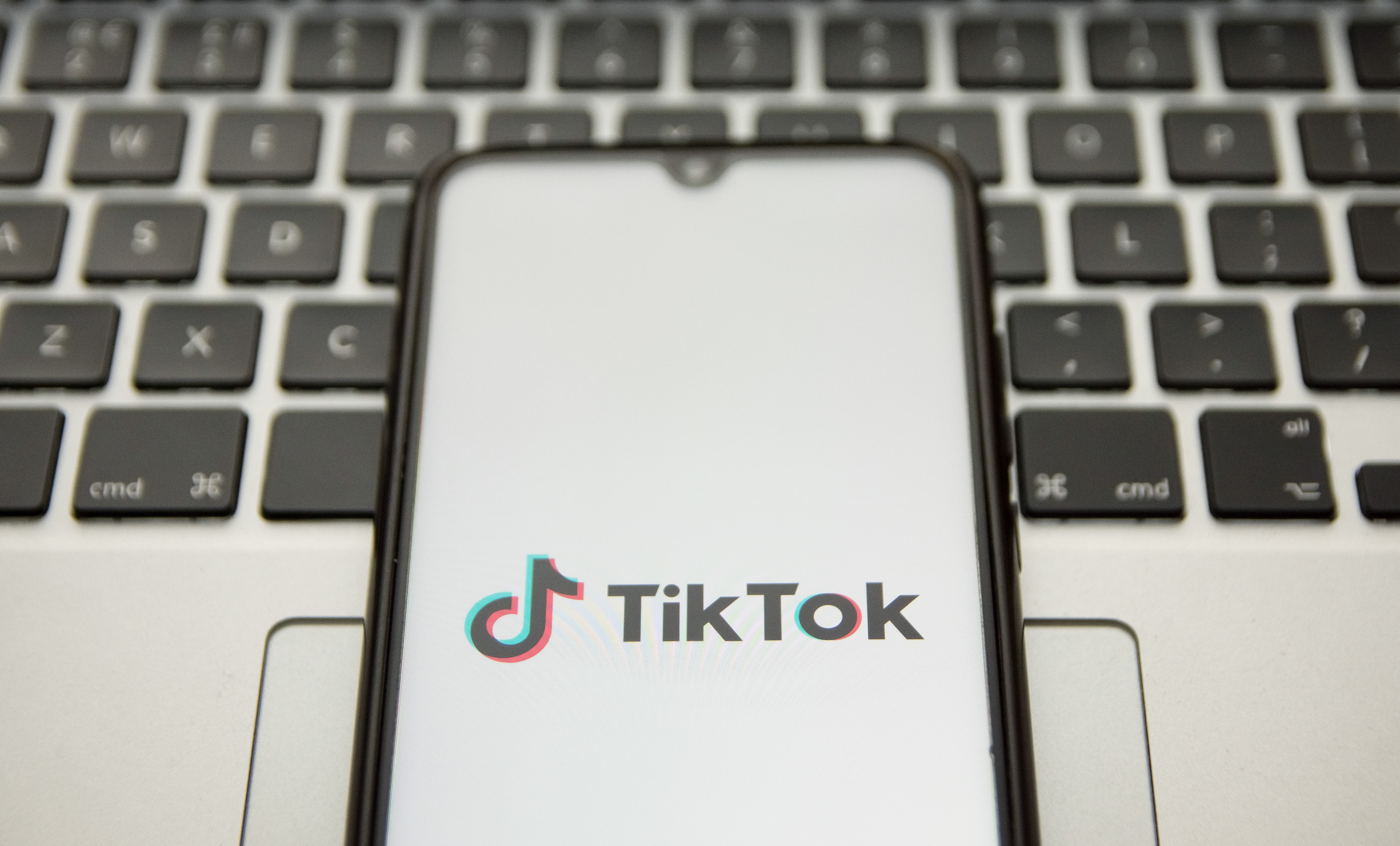 Logo Photo Illustration