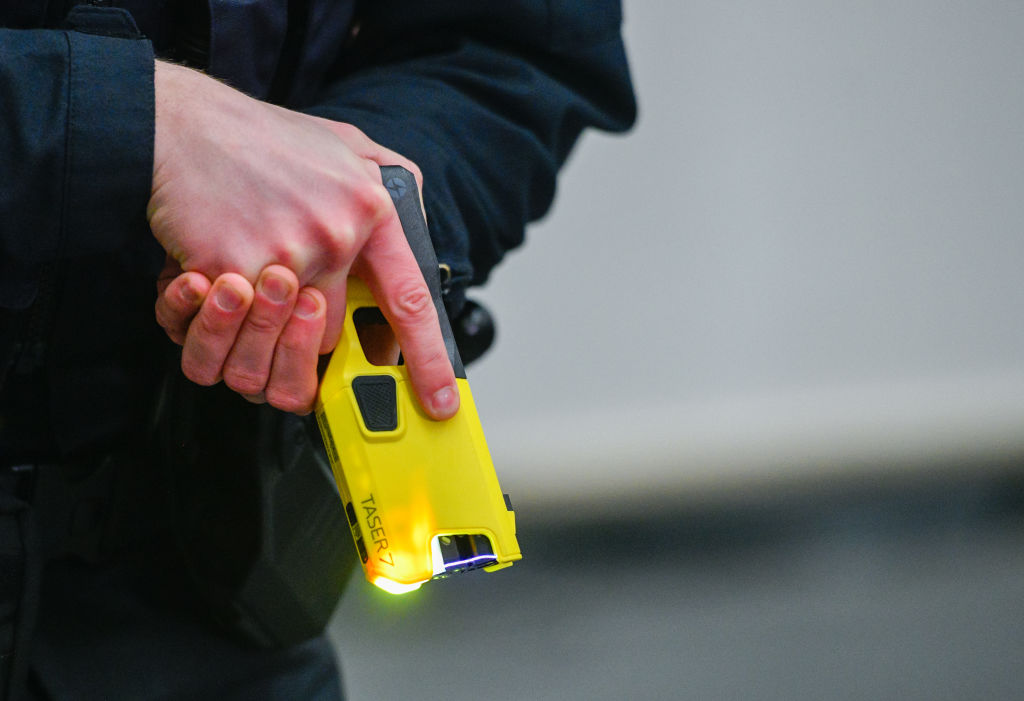 Police Begin Pilot Use Of Tasers