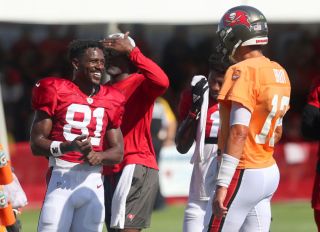 NFL: AUG 18 Buccaneers & Titans Joint Training Camp