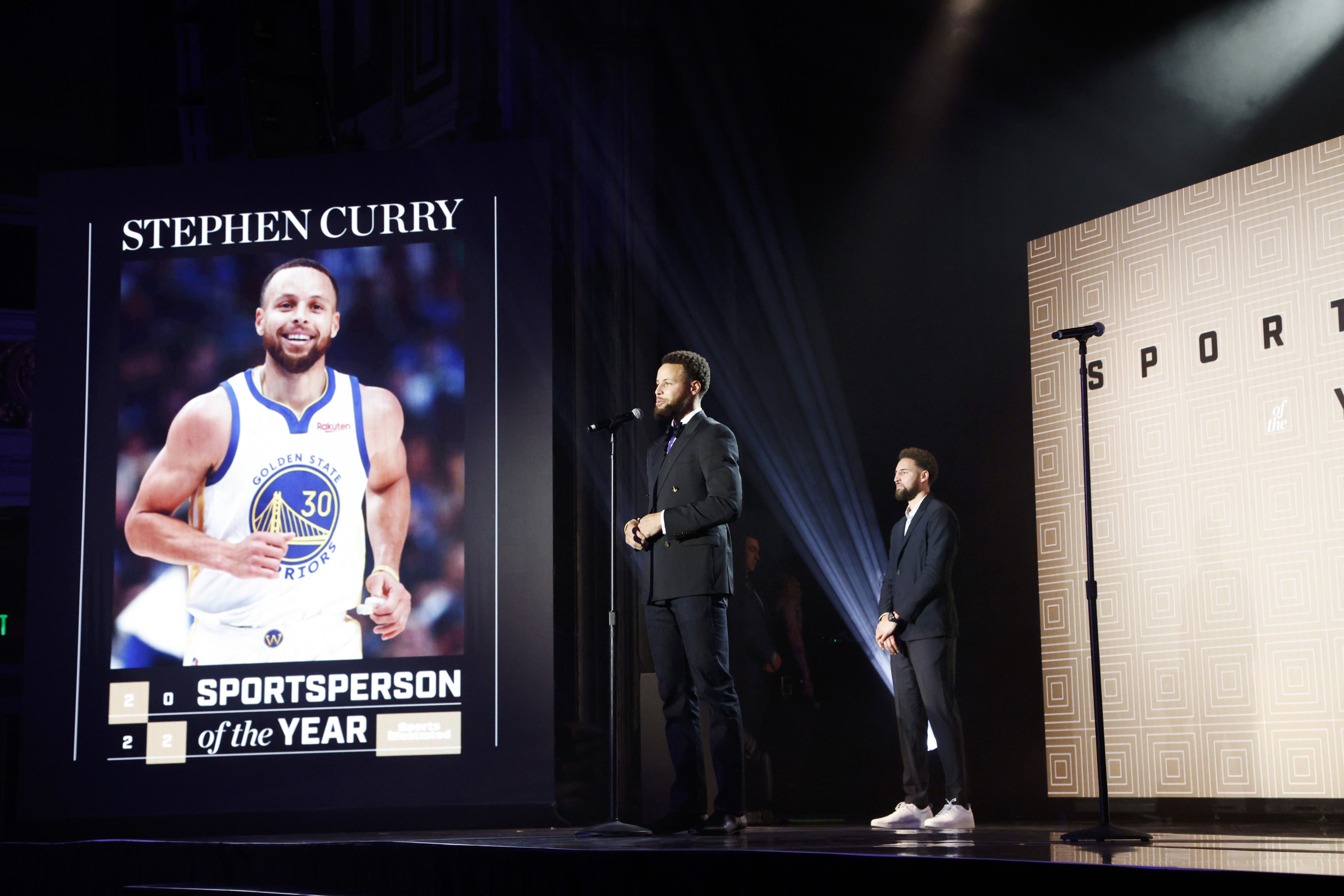 Stephen Curry 2022 Sports Illustrated Yılın Sporcusu Ödülleri Brittney griner ile konuşuyor