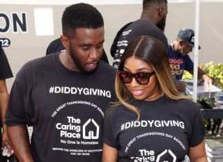 Sean "Diddy" Combs and His Family his daughters Chance, D'Lila and Jessie Celebrated Thanksgiving Day at The Caring Place in Miami