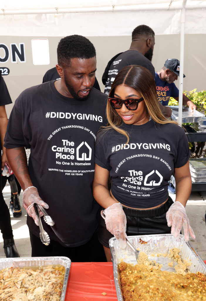 Sean "Diddy" Combs and His Family his daughters Chance, D'Lila and Jessie Celebrated Thanksgiving Day at The Caring Place in Miami