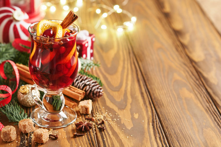 Mulled Wine Carafe & Warmer, Holiday Drinks