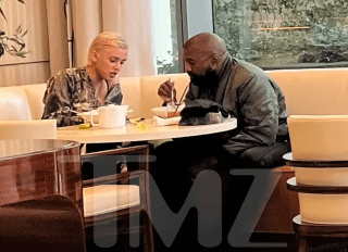 Bianca Censori x Kanye West dining