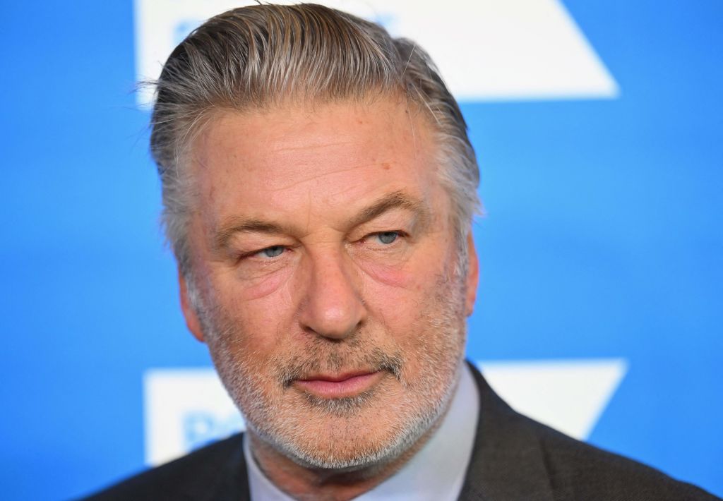 In White Folks News: Alec Baldwin Charged With 2 Counts Of Involuntary Manslaughter For Death Of ‘Rust’ Cinematographer Halyna Hutchins