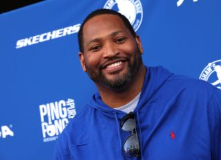 Robert Horry ejected from high school basketball game for heckling referees
