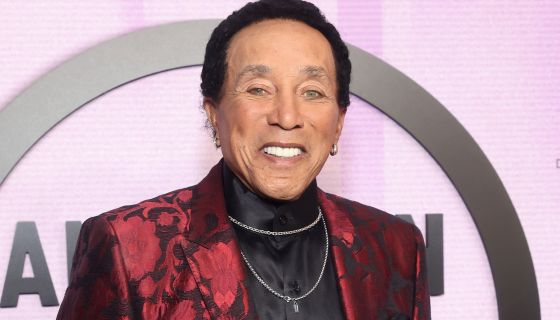 Super Freaky Pop-Pop: Smokey Robinson Is Pulling Bloomers To The Side On Lusty New ’GASMS’ Album, Teases Seasoned Bussit Ballads