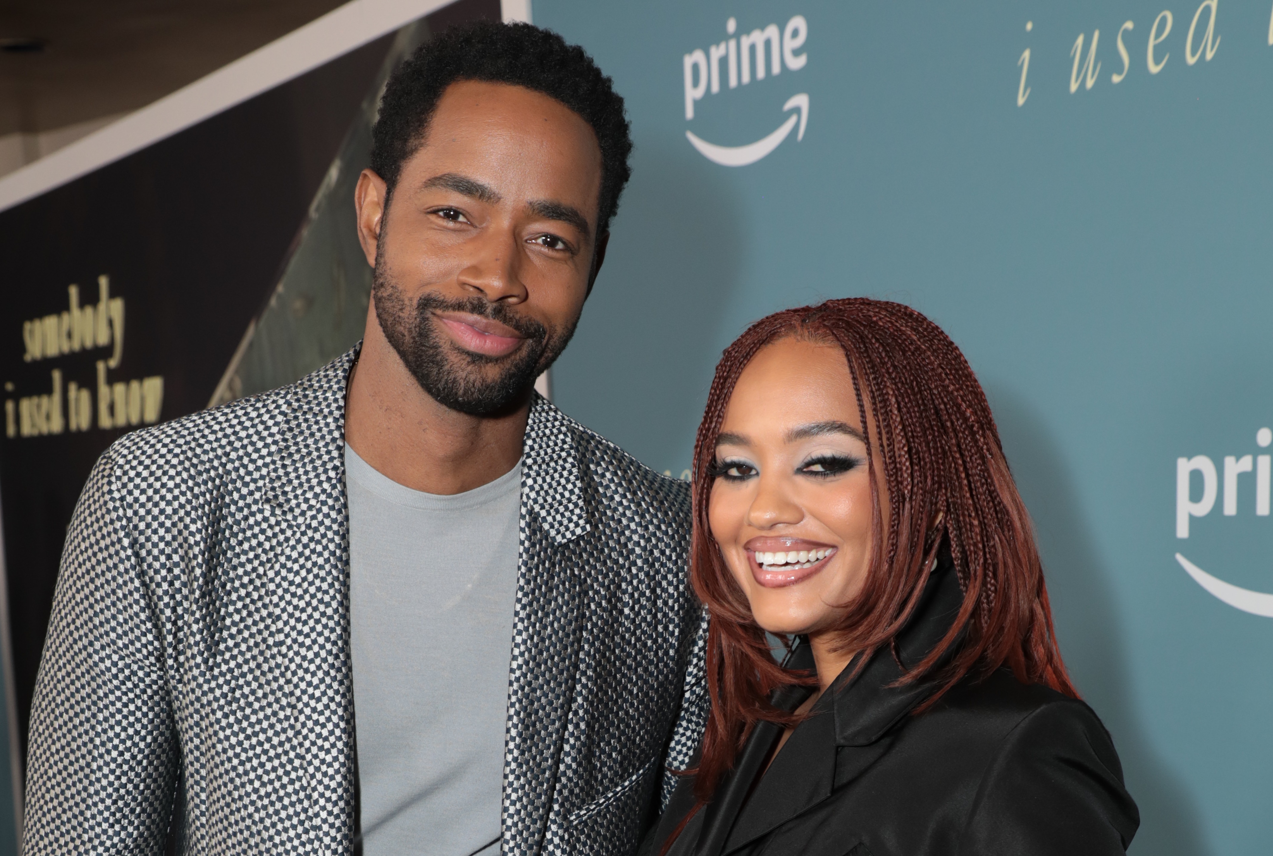 'Somebody I Used To Know' premiere assets