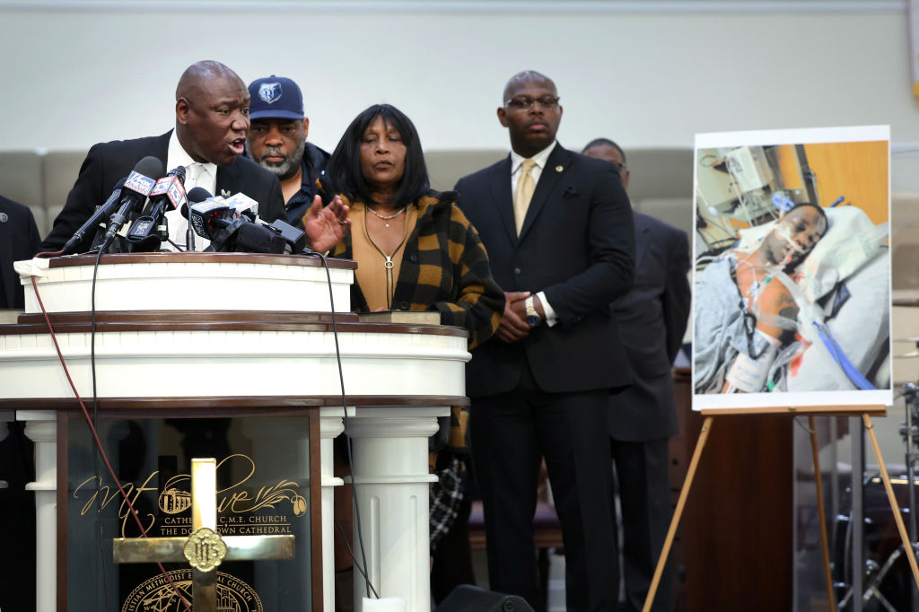 Memphis, Tire Nichols'un Ölümünden Günler Sonra Tutuklanmasına İlişkin Polis Vücut Kamerası Videosunun Yayınlanmasını Bekliyor