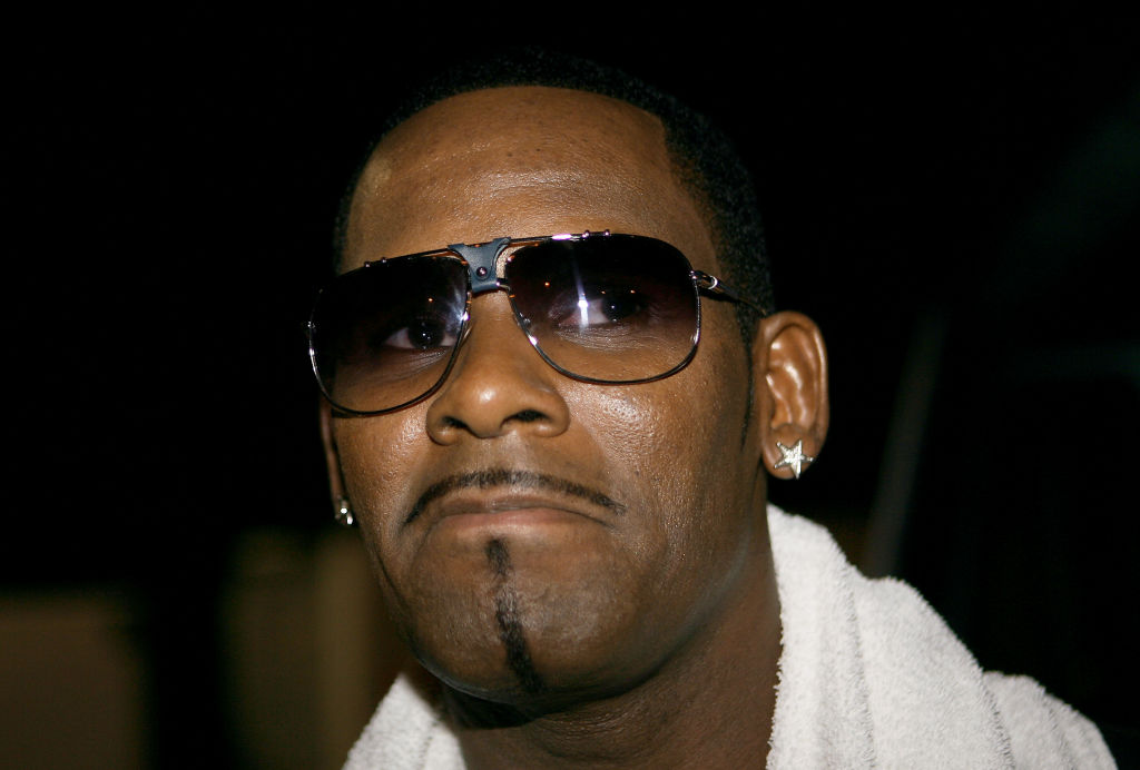 R. Kelly Video "Skin"