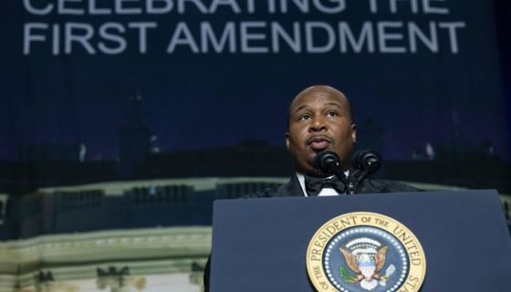 <div>Roy Wood Jr. Shines During The White House Correspondents Dinner– Roasts Republicans, Democrats, & Everyone In Between</div>