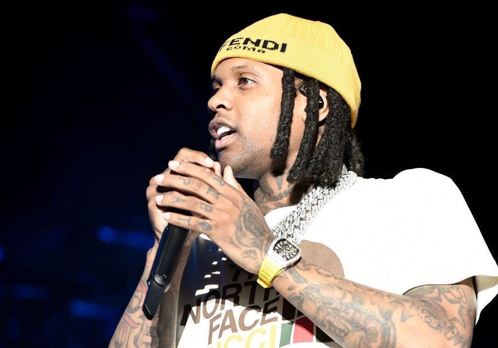 Lil Durk Seen Wearing Questionable Outfit.