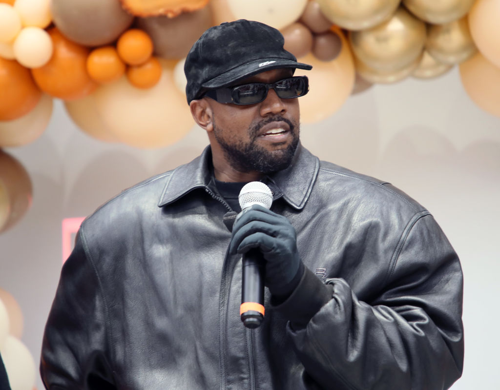 Kanye West - Los Angeles Misyonu'nun Yıllık Şükran Günü Etkinliği