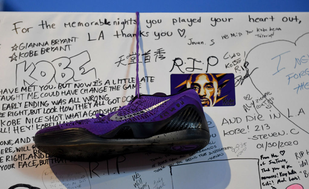 Nike - Los Angeles Lakers Honors Kobe Bryant