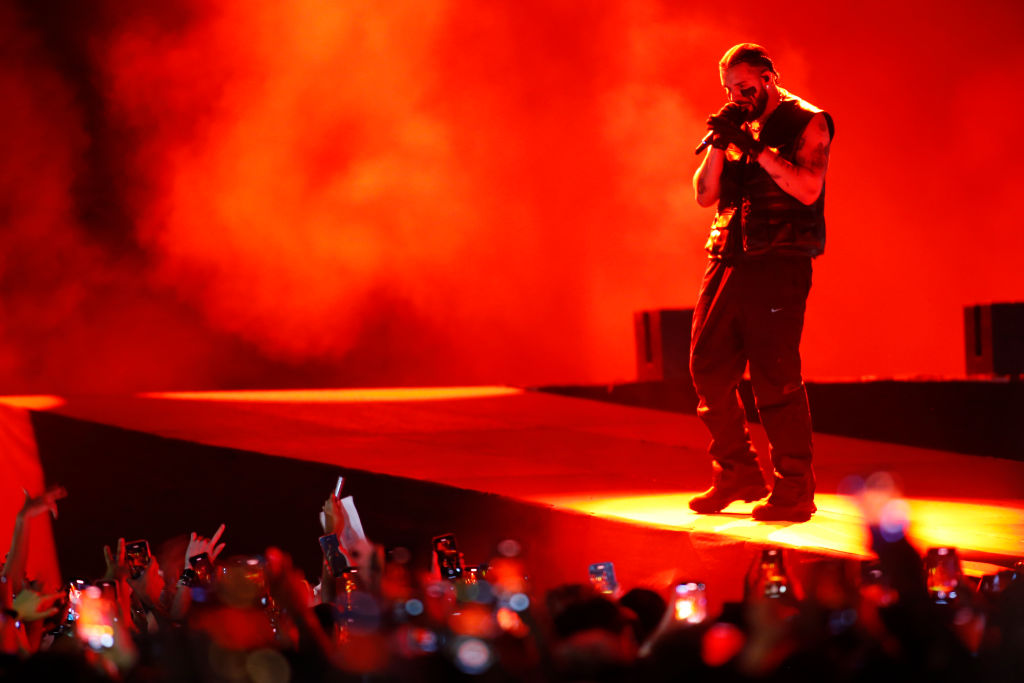 Drake Proclaims SEXYY RED ‘His Wife’ At Soldout Brooklyn Show