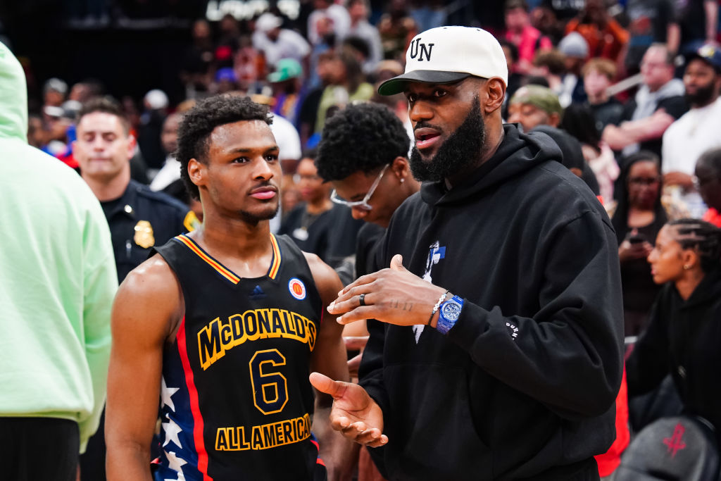 <div>Bronny James: LeBron James Gives Update On Son’s Health, Thanks Supporters For Thoughts & Prayers</div>