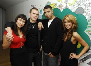 Cast Of DeGrassi High And Bubba Sparxxx Visit MTV's "TRL" - October 2, 2007