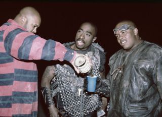 Suge Knight, Tupac Shakur, & Dr Dre On 'California Love' Set
