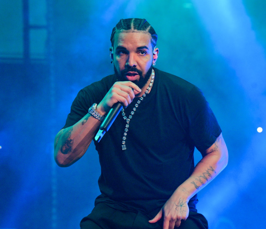 Drake Gifts Brokenhearted Fan With $50K At Miami Concert #Drake