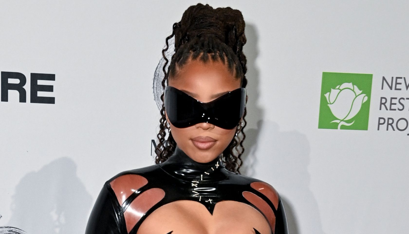 New York Restoration Project's 27th Annual Halloween Gala "Once Upon a Hulaween: Scarytales & Deadtime Stories" - Arrivals