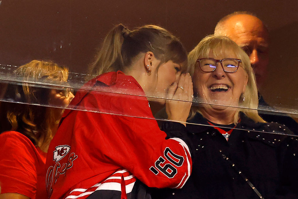 In White Folks News: Travis Kelce’s Mom Says He ‘Likes Attention’ From Taylor Swift Relationship, Jokes People ‘Tired Of Our Family’