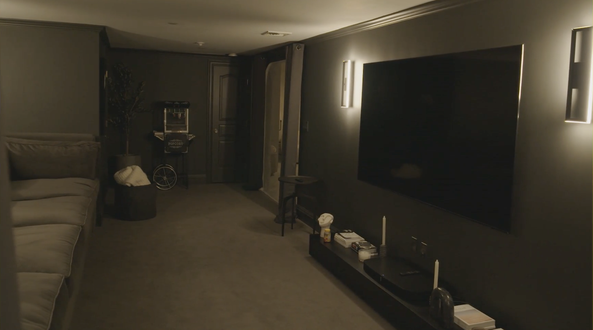 Cribs screenshots of Adrienne and Israel Houghton's New York Chateau
