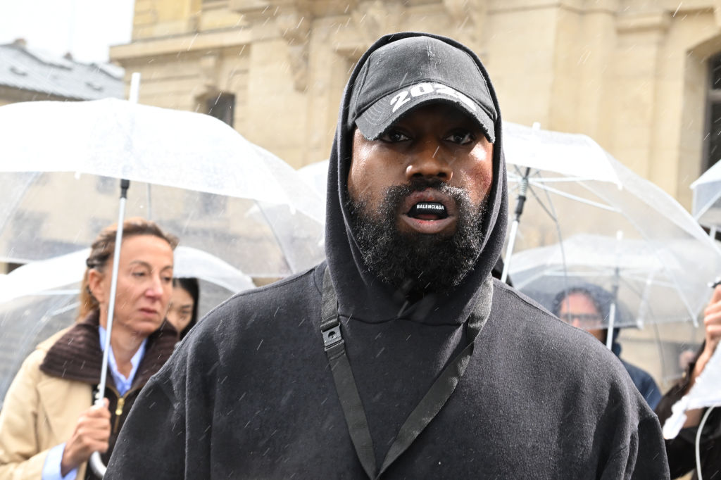 Kanye West - Givenchy : Front Row - Paris Fashion Week - Womenswear Spring/Summer 2023