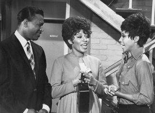 Julia Scene with Diahann Carroll and Guest Stars