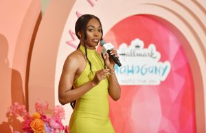 Hallmark Mahogany Hosts Mahogany Honors Brunch