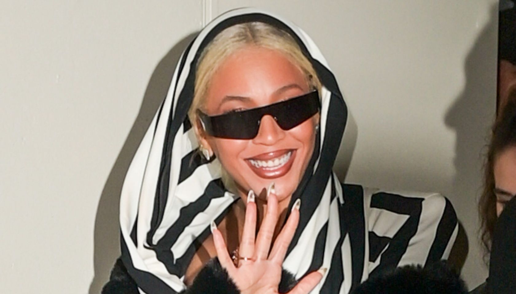 Page 6 of 15 - Funniest Reactions To Debunked Beyoncé Surprise At DNC 2024
