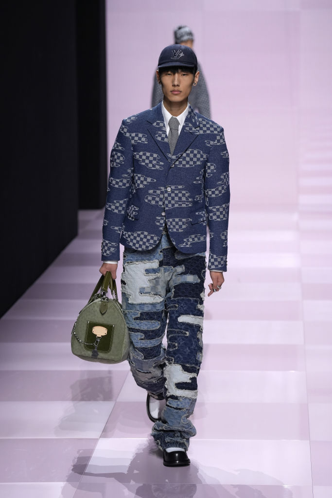 Louis Vuitton: Runway - Paris Fashion Week - Menswear Fall-Winter 2025/2026