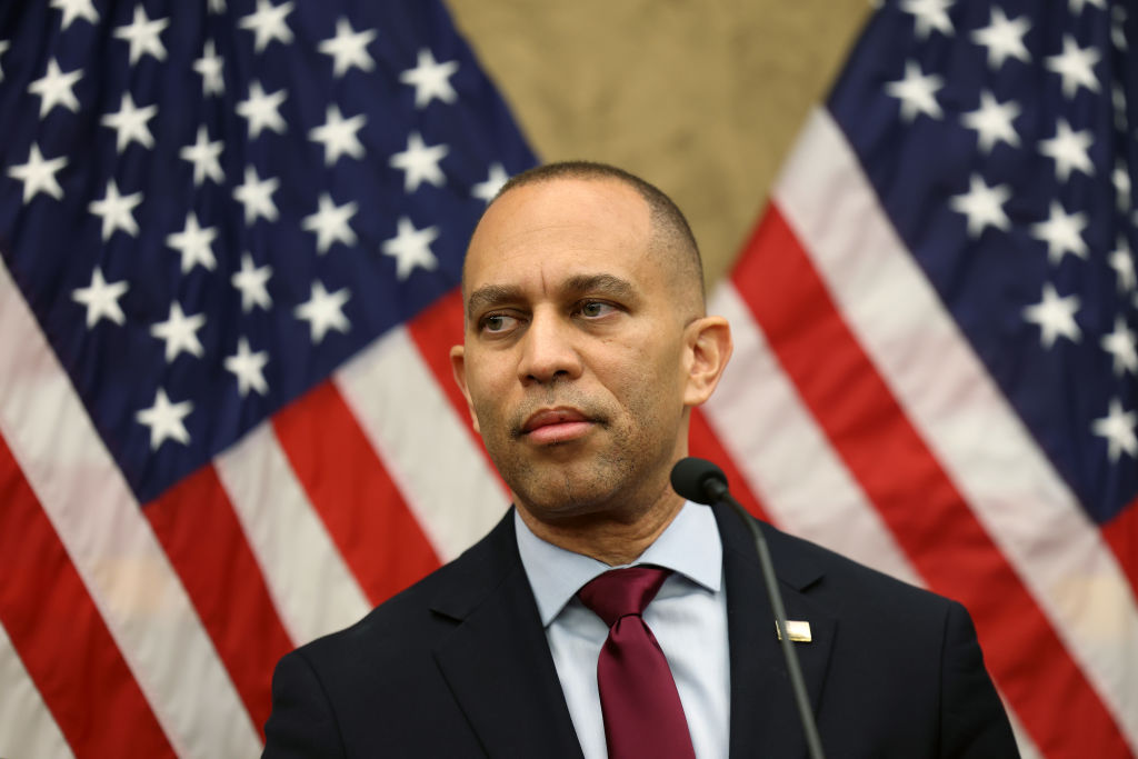 Leader Jeffries Holds A Press Conference on Cuts To Veteran Programs