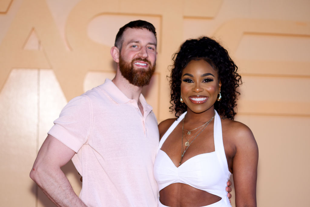 Lauren & Cameron Hamilton Pregnant, Expecting 1st Child Lauren & Cameron Hamilton Pregnant, Expecting 1st Child