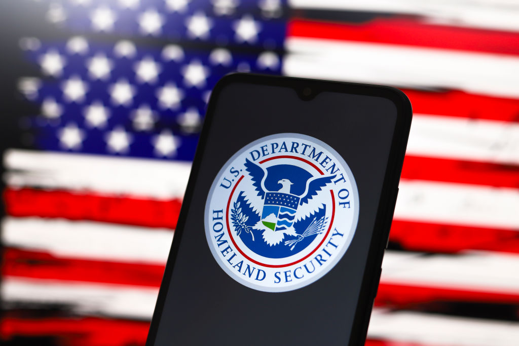 Pigs Be Lyin’: Homeland Security Agent Caught Lying About…