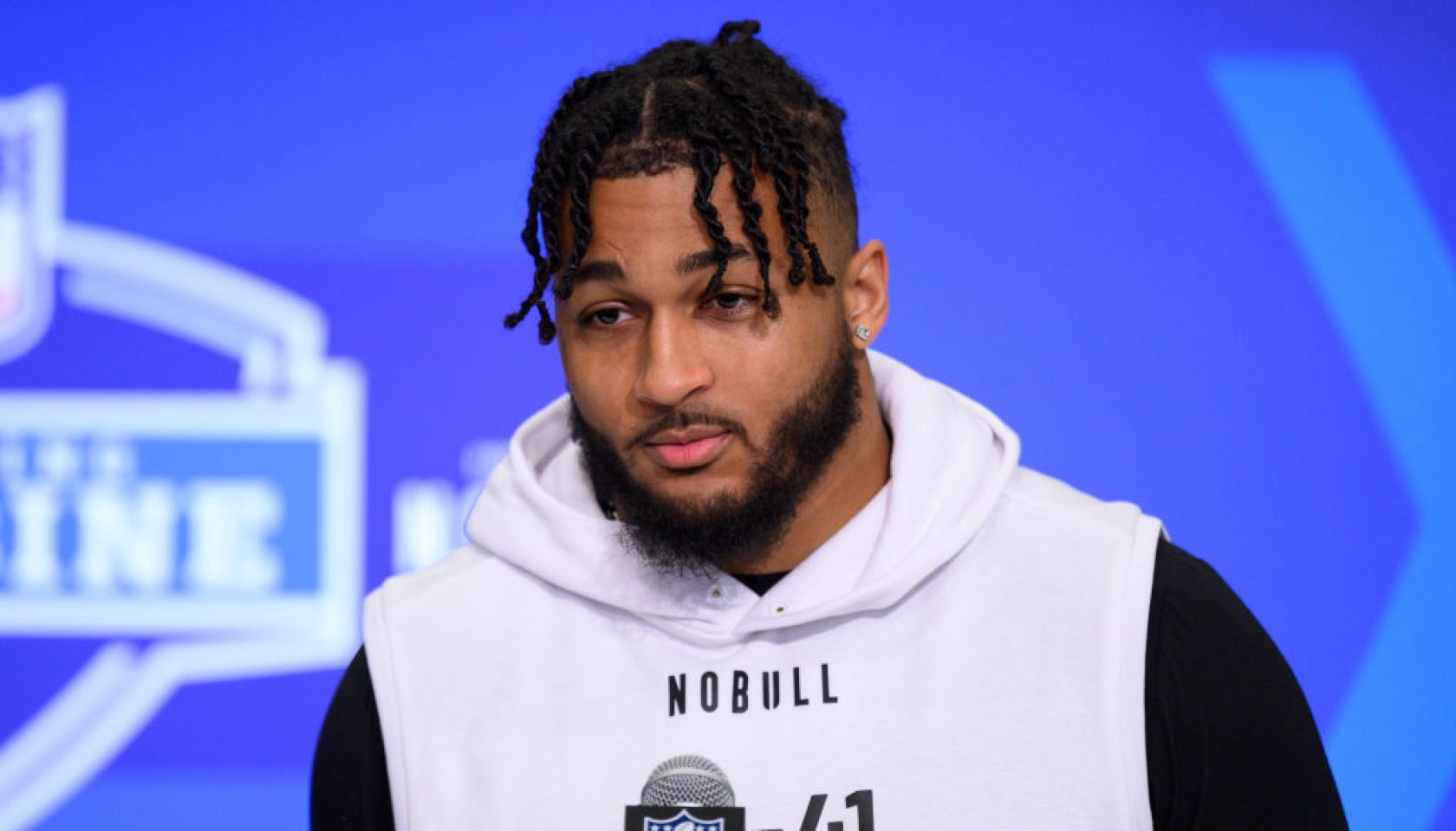 NFL’s Marshawn Kneeland Texted Family ‘Goodbye’ Before Suicide NFL’s Marshawn Kneeland Texted Family ‘Goodbye’ Before Suicide