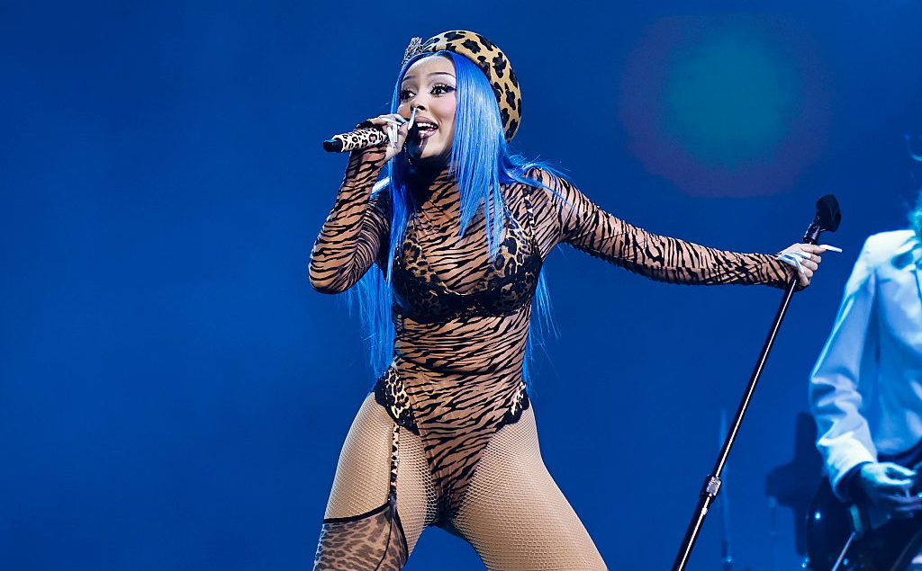 Doja Cat’s Dad Disputes ‘Deadbeat’ Claims, Says She’s ‘Brainwashed’ Doja Cat’s Dad Disputes ‘Deadbeat’ Claims, Says She’s ‘Brainwashed’