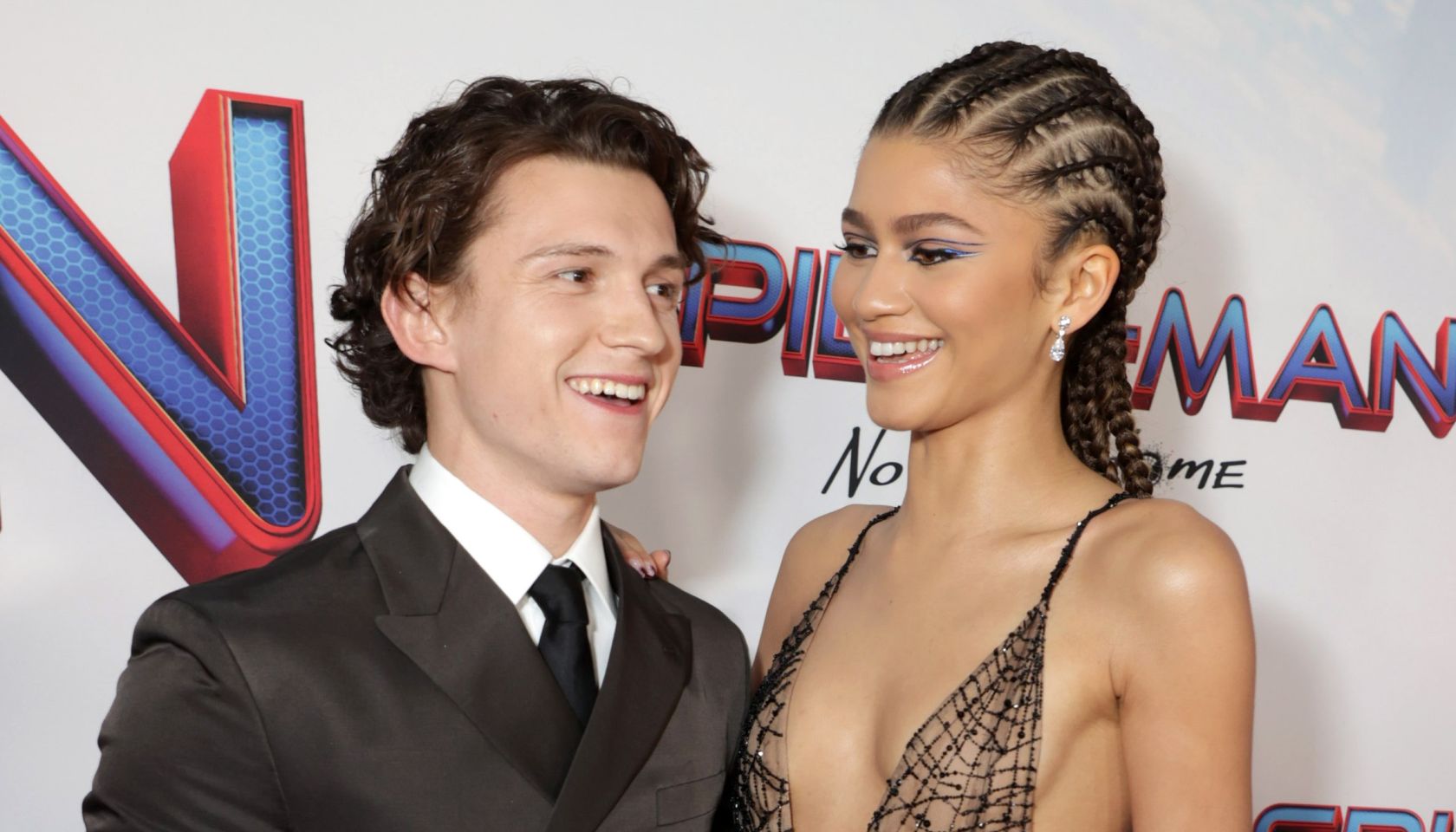 Zendaya’s Spider-Mannn Tom Holland Makes Movie Trailer History Zendaya’s Spider-Mannn Tom Holland Makes Movie Trailer History