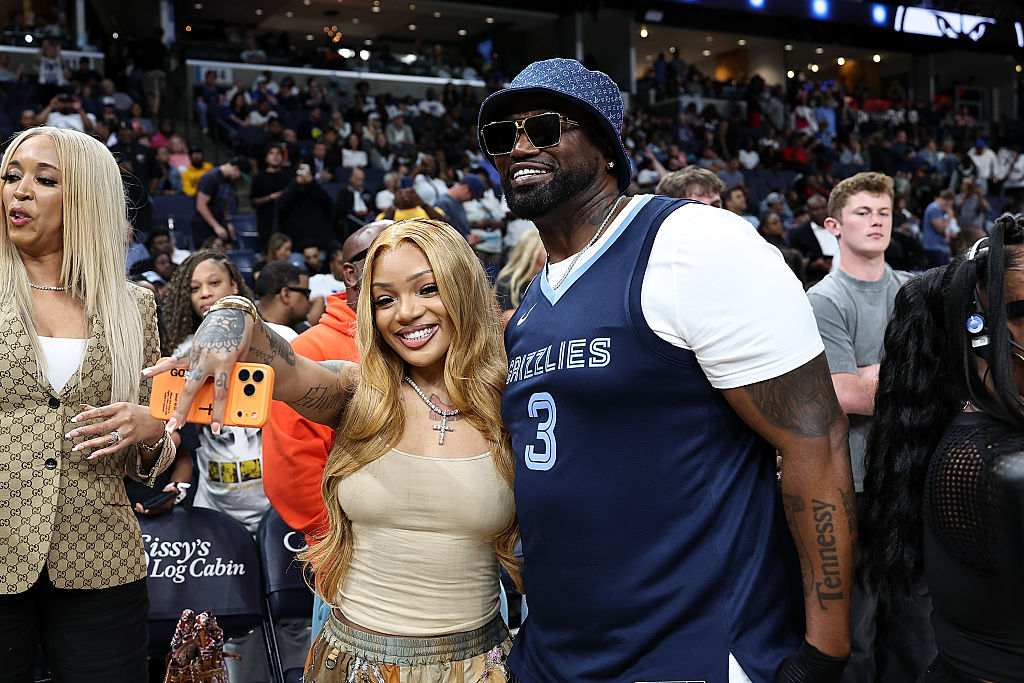 Big Glo, No Kid! GloRilla Shuts Down Pregnancy Rumors, Shows Off Snatched Waist At Raptors Vs Grizzlies Game