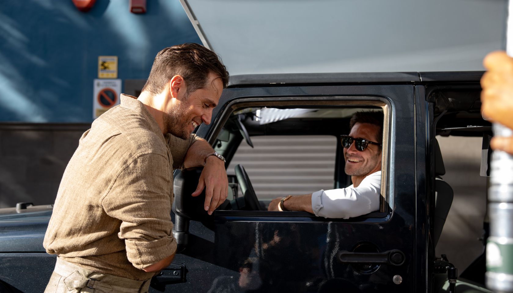 Jake Gyllenhaal Praises Henry Cavill Jake Gyllenhaal Praises Henry Cavill