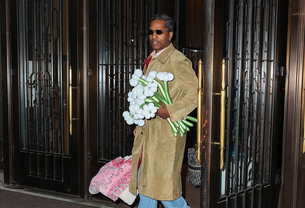 A$AP Rocky Rih-flects On Rihanna's Light-Hearted Labor A$AP Rocky Rih-flects On Rihanna's Light-Hearted Labor