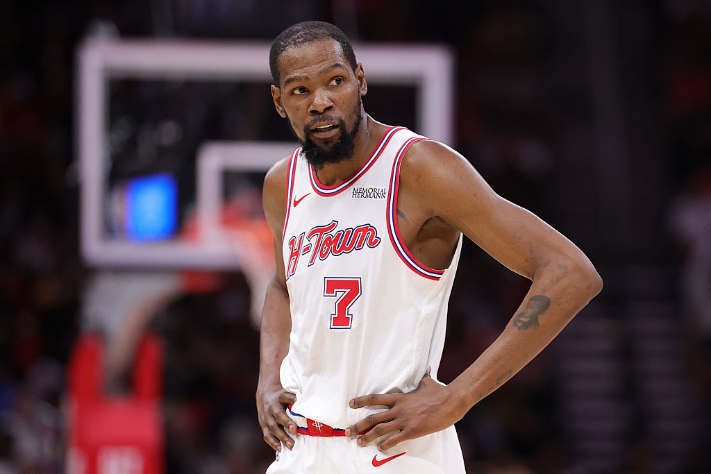 Kevin Durant Responds To Fan Comments About His Mystery Date Kevin Durant Responds To Fan Comments About His Mystery Date