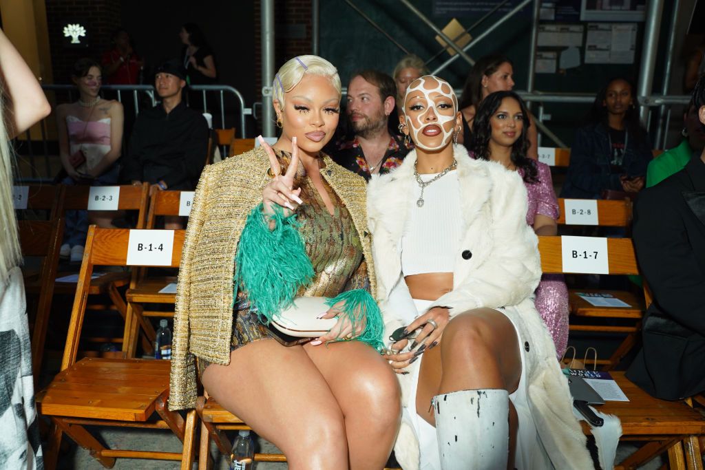 Latto And Doja Cat Shake Up The Internet With ‘Okayyy’ Video Latto And Doja Cat Shake Up The Internet With ‘Okayyy’ Video